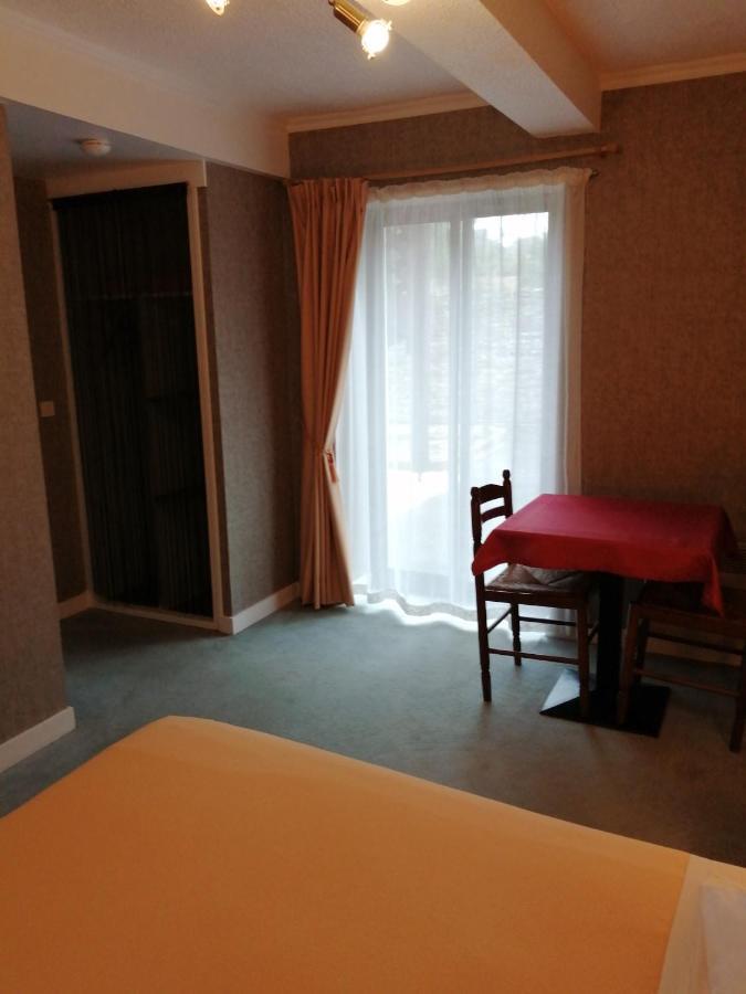 Le Casse Noisettes Hotel Gourin Exterior foto
